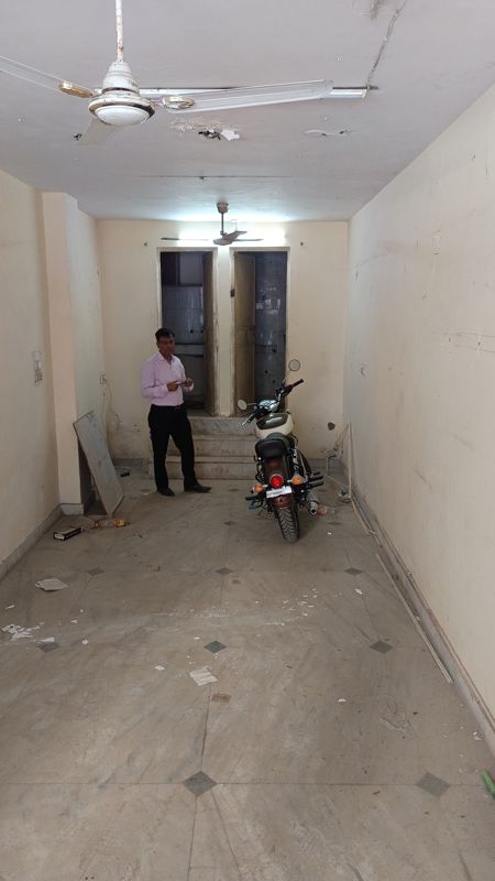 Retail Shop For Rent in West Patel Nagar