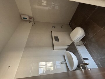 Bathroom in 2 BHK Apartment at Shapoorji Pallonji Alpine, Kandivali East – for Rent
