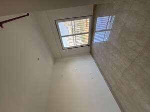 2 BHK Apartment For Rent in Shapoorji Pallonji Alpine, Kandivali East