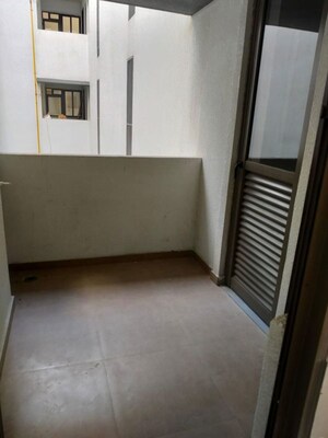 Room in 2 BHK Apartment at Gurukrupa CHS Andheri, Andheri East – for Rent