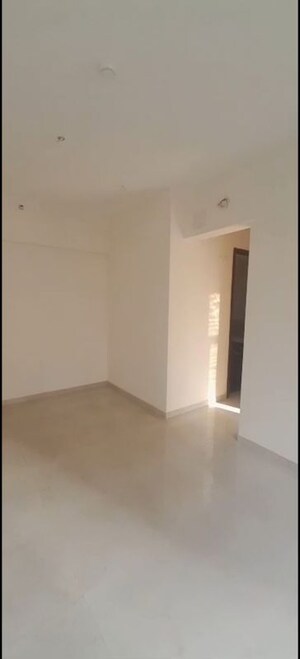 Room in 2 BHK Apartment at Piramal Vaikunth, Balkum Pada – for Sale