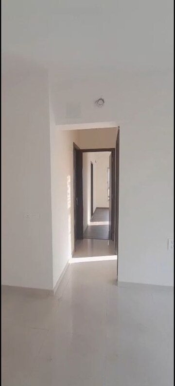 Room in 2 BHK Apartment at Piramal Vaikunth, Balkum Pada – for Sale