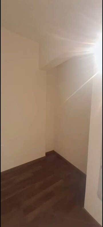 Room in 2 BHK Apartment at Piramal Vaikunth, Balkum Pada – for Sale