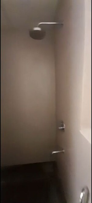 Room in 2 BHK Apartment at Piramal Vaikunth, Balkum Pada – for Sale