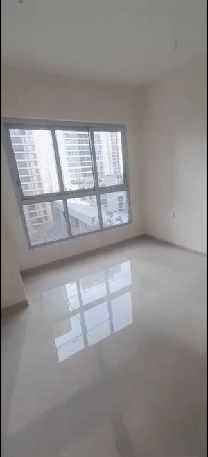 Room in 2 BHK Apartment at Piramal Vaikunth, Balkum Pada – for Sale