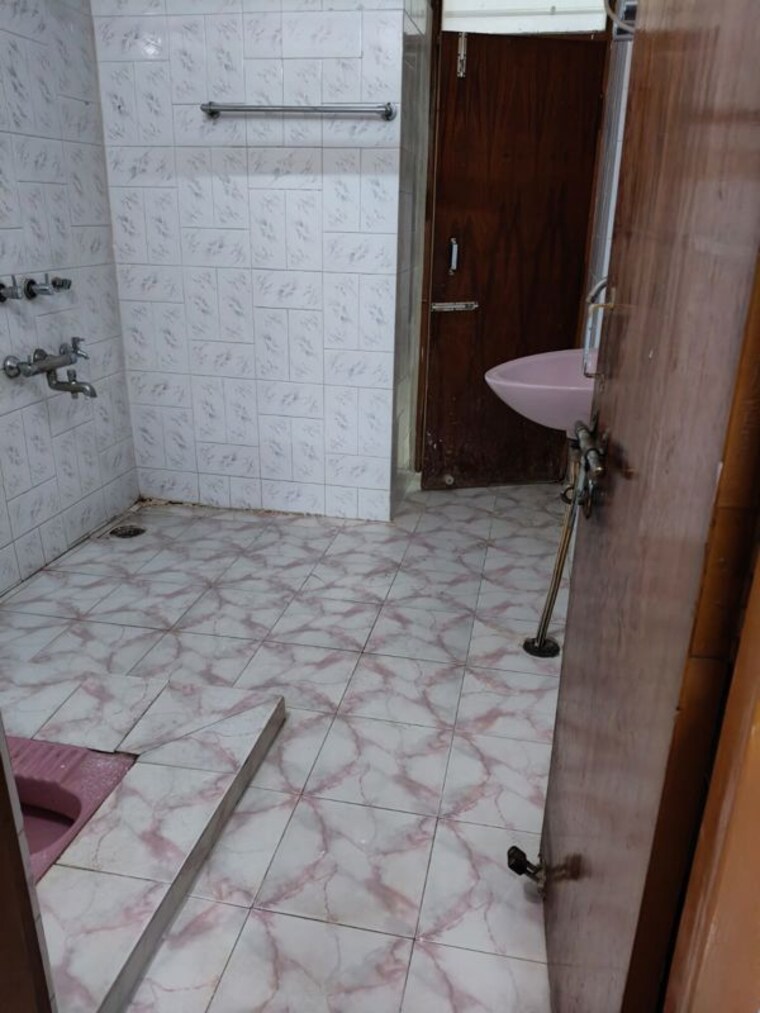 Bathroom, gomti nagar 2 Bedroom 1550 Sq.Ft. Independent House In Gomti Nagar Lucknow 10066979