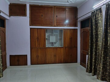 Room in 2 BHK Independent House at Gomti Nagar – for Rent
