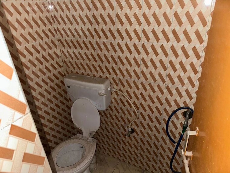 Bathroom, gomti nagar 1.5 Bedroom 1350 Sq.Ft. Independent House In Gomti Nagar Lucknow 10066982