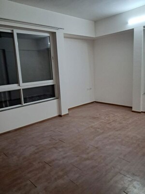 Room in 3 BHK Apartment at Erandwane – for Rent