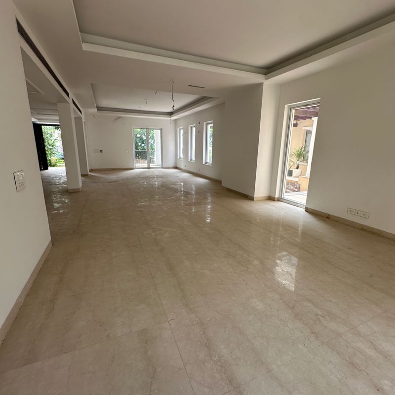 5 BHK + Servant Room Villa For Rent in Emaar Marbella