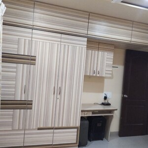 Room in 3 BHK Apartment at Bharat Kunj CHS, Ideal Colony – for Rent