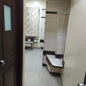 Room in 3 BHK Apartment at Bharat Kunj CHS, Ideal Colony – for Rent