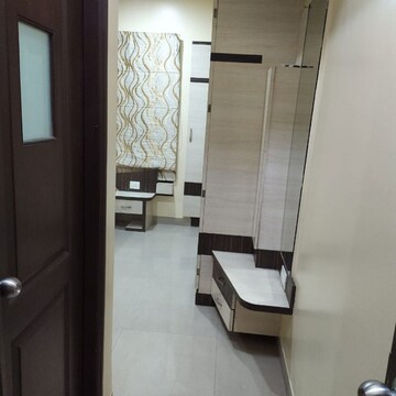 Room in 3 BHK Apartment at Bharat Kunj CHS, Ideal Colony – for Rent