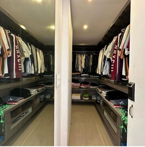 Cupboard in 4 BHK Apartment at Capri Heights Apartment, Pali Hill – for Rent