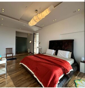 Bedroom in 4 BHK Apartment at Capri Heights Apartment, Pali Hill – for Rent