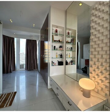 Bedroom in 4 BHK Apartment at Capri Heights Apartment, Pali Hill – for Rent