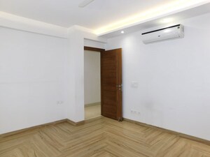 Room in 3 BHK Apartment at Hauz Khas – for Rent