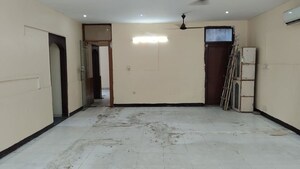 Room in 3 BHK Apartment at Hauz Khas – for Rent