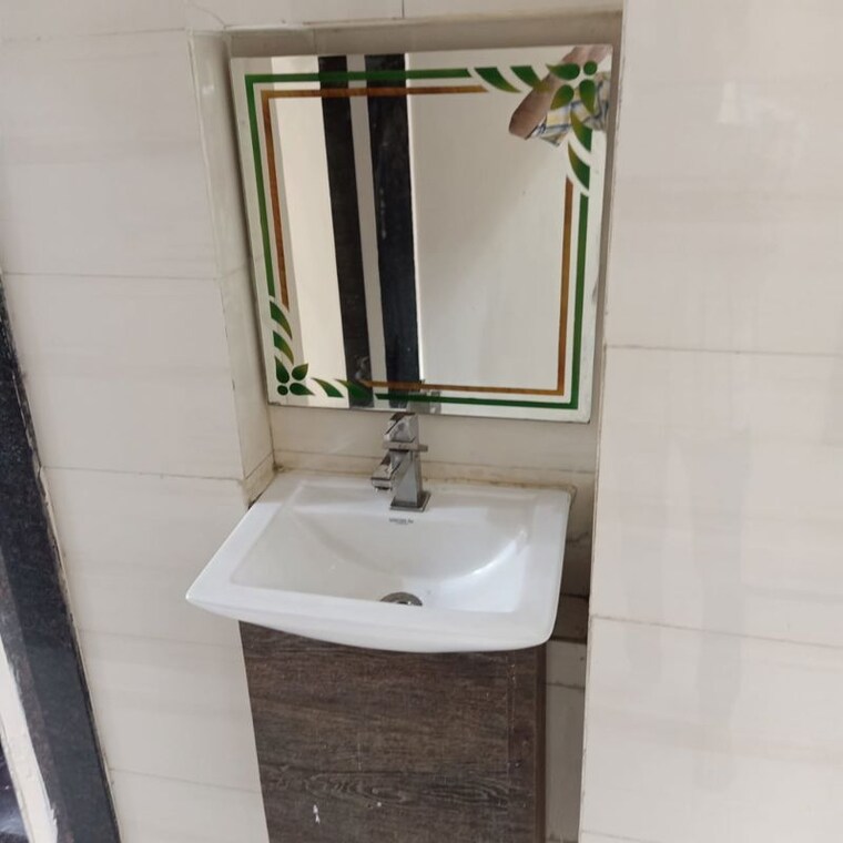 Bathroom, sanpada sector 1 2 Bedroom 800 Sq.Ft. Apartment In Sanpada Sector 1 Navi Mumbai 10067011