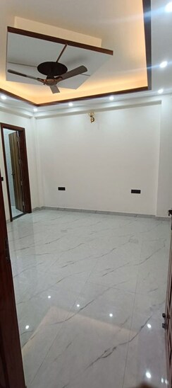 3 BHK + Pooja Room Builder Floor For Rent in RWA Apartments Sector 52