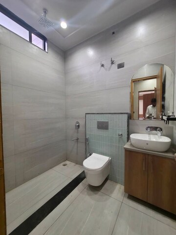 Bathroom in 4 BHK Villa at Narayan Vihar – for Sale