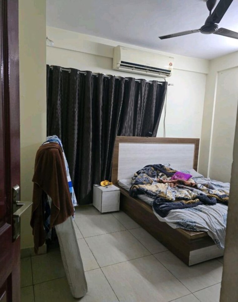Bedroom, wave-floors 2 Bedroom 135 Sq.Yd. Builder Floor In Mahurali Ghaziabad 10067075