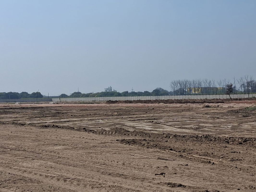 Plot For Sale in Modipuram