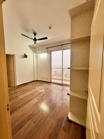 Room in 2 BHK Apartment at Alphacorp Gurgaon One 84, Sector 84 – for Rent