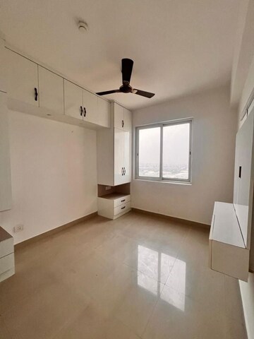 Room in 2 BHK Apartment at Alphacorp Gurgaon One 84, Sector 84 – for Rent