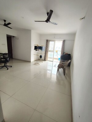 Team Area in 2 BHK Apartment at Kohinoor Zen Estate, Kharadi – for Rent