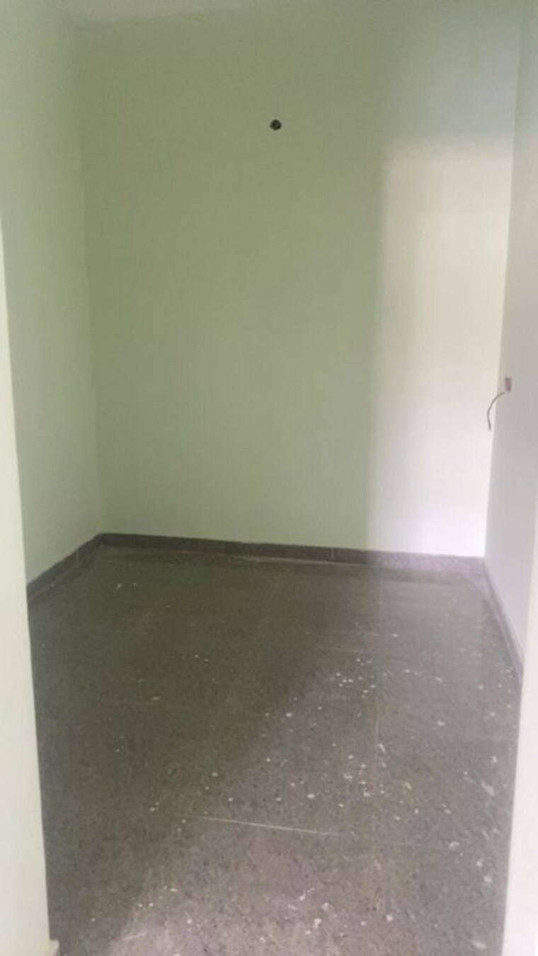 Room, sector 21d 1 Bedroom 400 Sq.Ft. Apartment In Sector 21d Faridabad 8644942