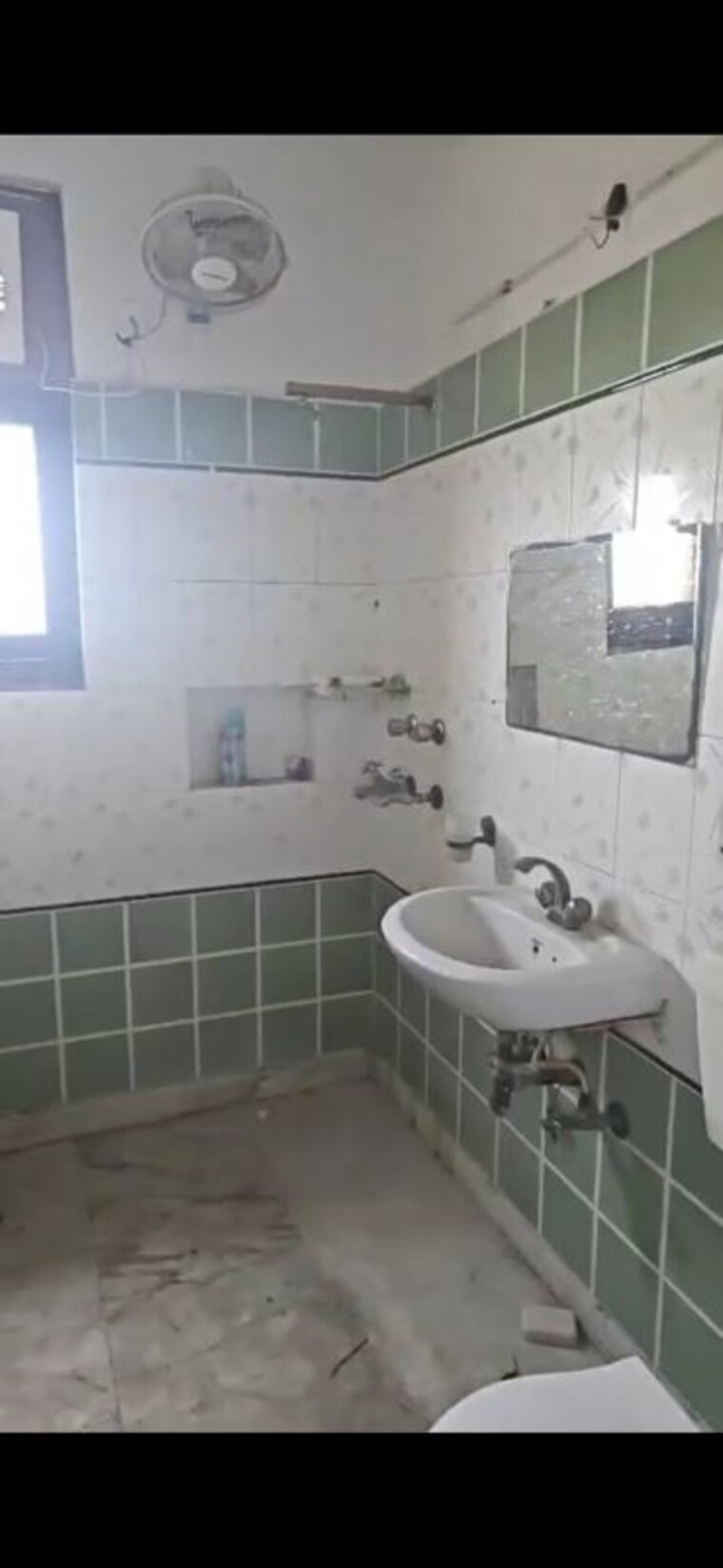 Bathroom, prateek-kunj-apartment 3 Bedroom 1400 Sq.Ft. Apartment In Sector 21c Faridabad 8620047
