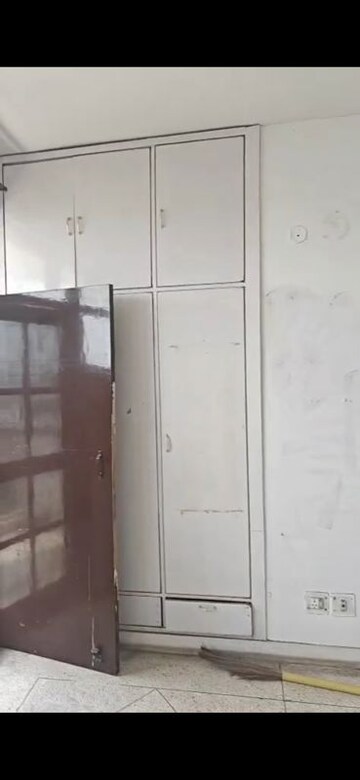 Furnished Amenities in 3 BHK Apartment at Prateek Kunj Apartment, Sector 21c – for Sale