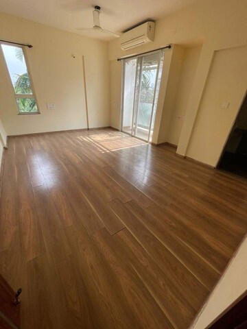 Room in 2 BHK Apartment at Gera Trinity Towers, Kharadi – for Rent