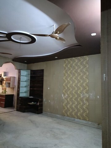 Parking in 3 BHK Builder Floor at Sector 10 – for Sale