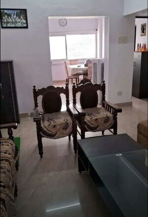 2 BHK Apartment For Rent in The Mall Avenue