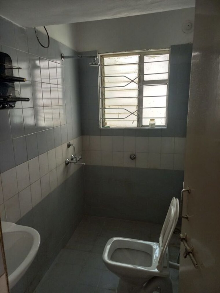 Bathroom, nirmiti-ragdari-apartments 3 Bedroom 1200 Sq.Ft. Apartment In Aundh Pune 10067191