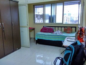 Bedroom in 1 RK Apartment at Andheri West – for Rent