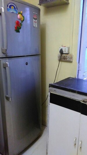 Furnished Amenities in 1 RK Apartment at Andheri West – for Rent