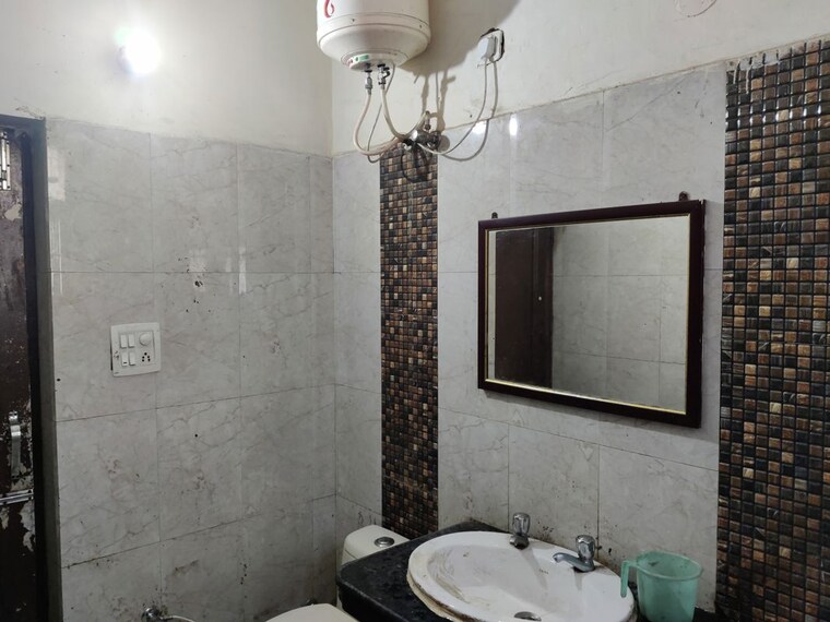 Bathroom, sector 37 2 Bedroom 2400 Sq.Ft. Independent House In Sector 37 Chandigarh 10067227