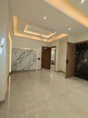 Room in 3 BHK Apartment at Smart World Orchard, Sector 61 – for Sale