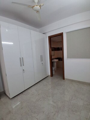 Room in 4 BHK Apartment at Uninav Utopia, Morti – for Rent