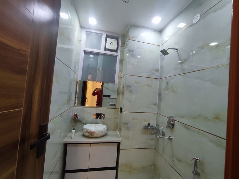 Bathroom, puri-kohinoor 3 Bedroom 180 Sq.Yd. Builder Floor In Sector 89 Faridabad 10067465