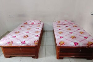 Bedroom in  Pg at Chanarthal rd – for Rent