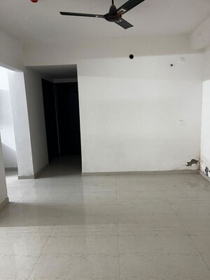 Room in 3 BHK Apartment at Omaxe Royal Residency Faridabad, Sector 79 – for Rent