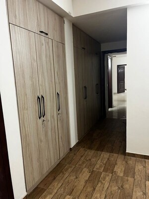 Room in 3 BHK Apartment at Omaxe Royal Residency Faridabad, Sector 79 – for Rent