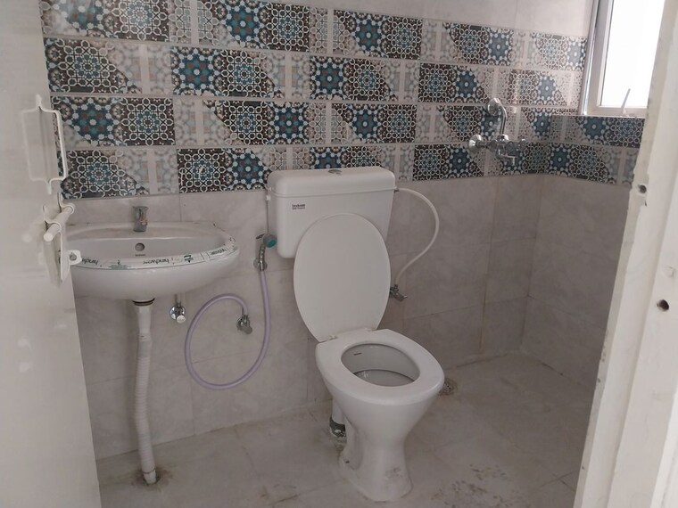 Bathroom, signature-global-golf-greens 3 Bedroom 728 Sq.Ft. Apartment In Sector 79 Gurgaon 10067585