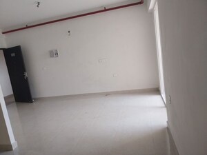 Room in 3 BHK Apartment at Signature Global Golf Greens, Sector 79 – for Rent