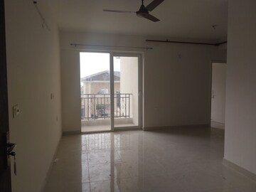 Room in 3 BHK Apartment at Signature Global Golf Greens, Sector 79 – for Rent