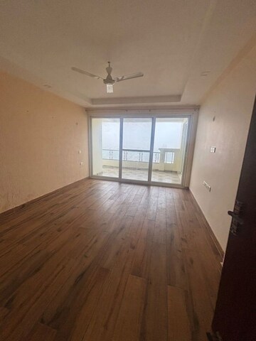 Room in 3 BHK Apartment at Pardos Okas Enclave, Sushant Golf City – for Rent